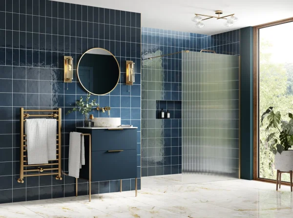 Poseidon Kavora 800mm Fluted Wetroom Panel & Support Bar - Brushed Brass
